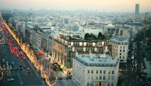 Christmas in Paris- mylusciouslife.com - paris-france-streets-in-christmas.jpg